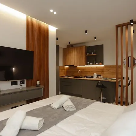 Apartment Shkreli *